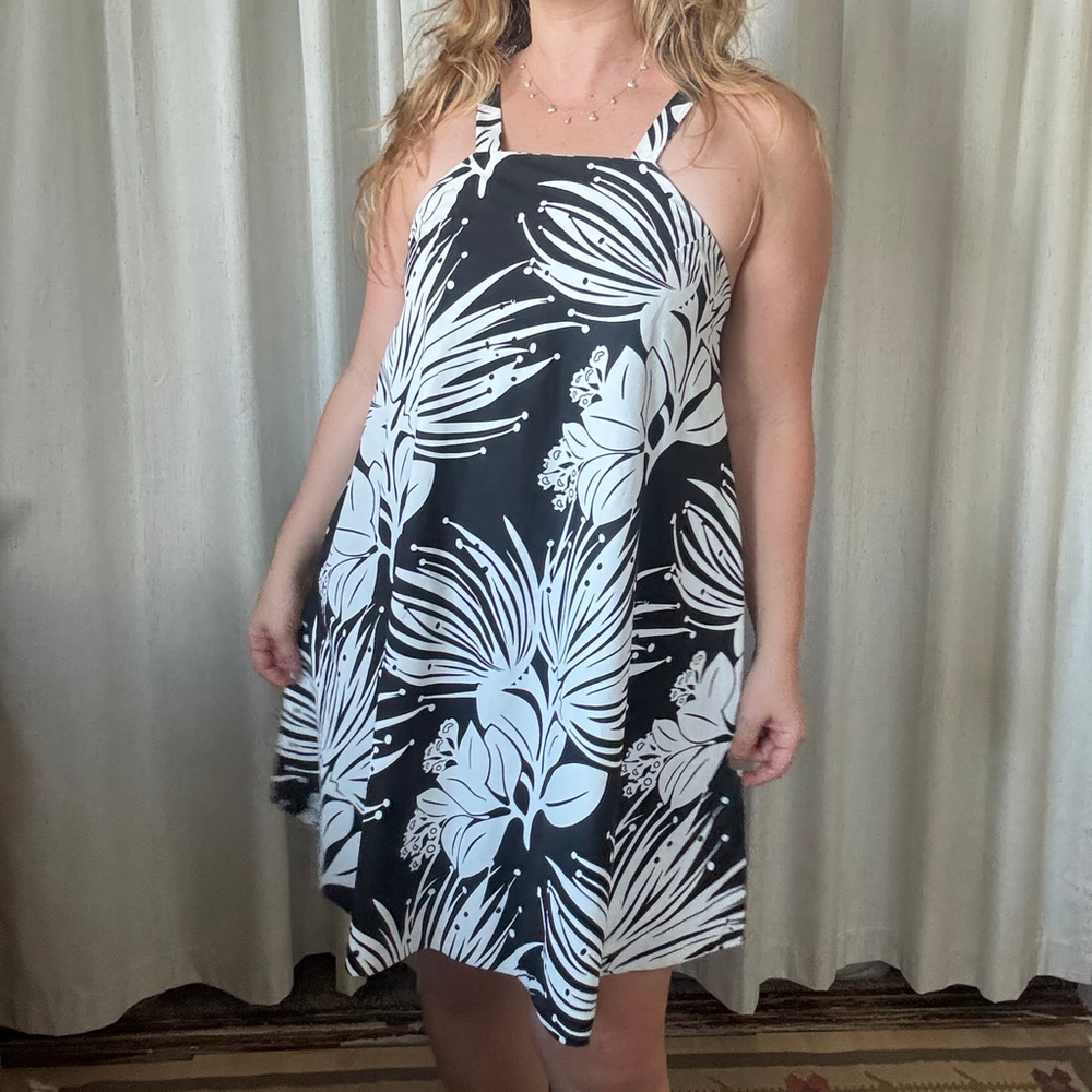 Hawaiian Large Floral ( ʻōhiʻa lehua ) Pattern Dress • Size: S